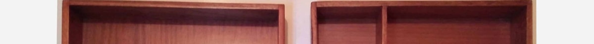 Drei maßgeschneiderte Holzkästen als Schubladeneinsatz