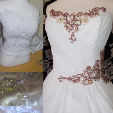 Hochzeitskleid mit Perlen in Rosegold