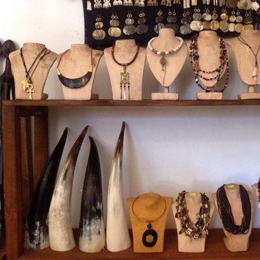 Schmuck aus recyceltem Kuhhorn