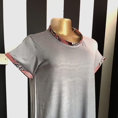 T-shirt(s) - light grey, with contrasting colors