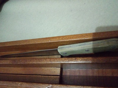 Maßgefertiger Schubladeneinsatz mit integriertem Messerblock
