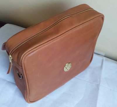 Theft-proof ladies handbag in standard design within custom made realization