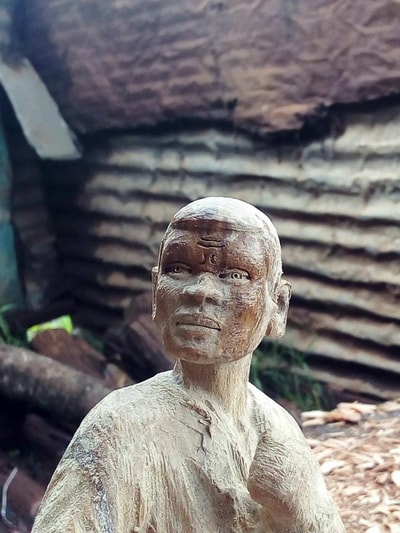 Sculpture modeled after the pictures below within custom made realization