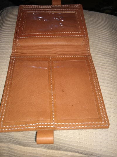 Maßgefertigte Brieftasche mit den Aussenmassen H200mmX B125m Fotos vom Kunden