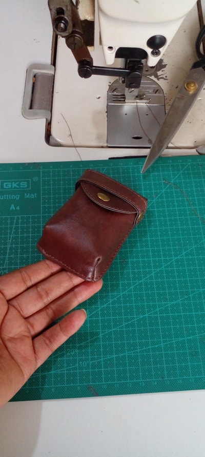 custom made leather card case within custom made realization
