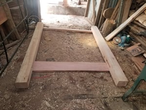 Wie man Maßgefertigtes Bett 140×200 cm mit Schnitzerei herstellt – Arbeitsschritte