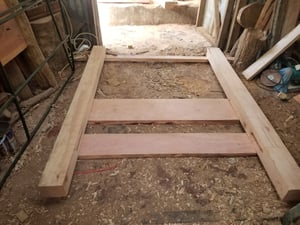 Wie man Maßgefertigtes Bett 140×200 cm mit Schnitzerei herstellt – Arbeitsschritte