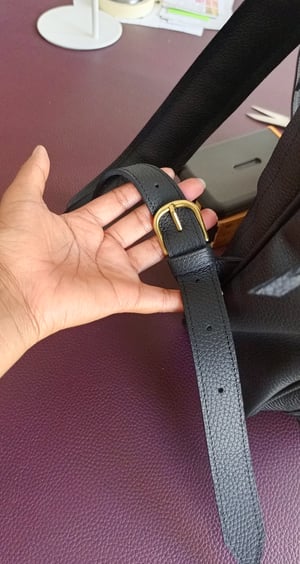 Wie man Kleiner schwarzer Lederrucksack nach Maß herstellt – Arbeitsschritte