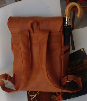 How to make a Custom made leather rucksack with a feminine look – work in progress
