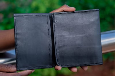 Schwarzes Leder Portemonnaie - Sonderanfertigung - 10x12 cm
