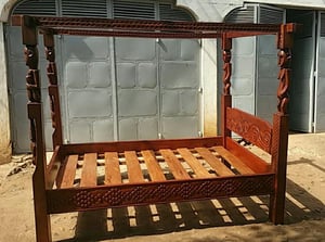 Wie man Maßgefertigtes Bett 140×200 cm mit Schnitzerei herstellt – Arbeitsschritte