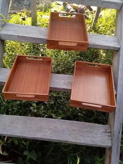 3 made-to-measure inserts for kitchen shelf within custom made realization