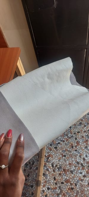Weiße Lederhandtasche für A4 nach Maß - Design Ideen und Vorschläge vom Handwerker