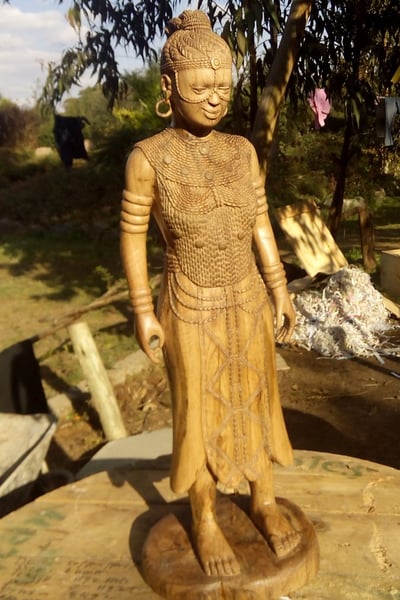Buddha-Statue einer afrikanischen Frau nach Maß