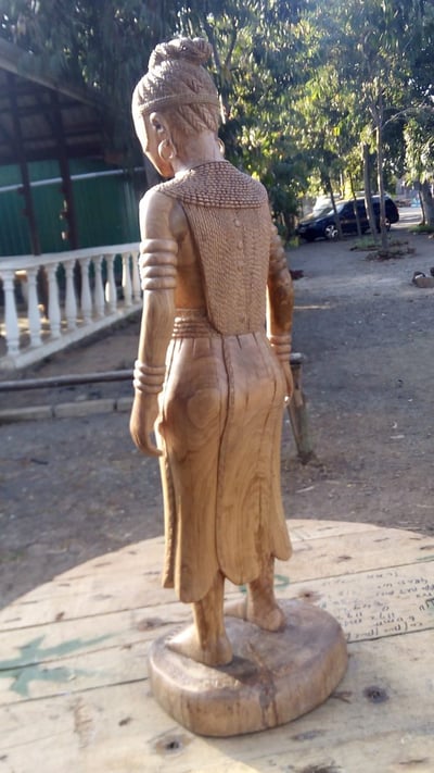 Buddha Statue (Afrikanische Frau)