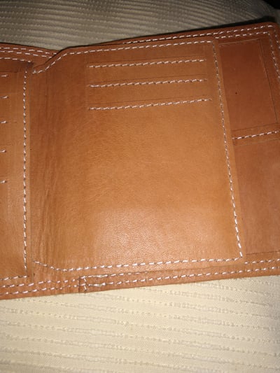 Maßgefertigte Brieftasche mit den Aussenmassen H200mmX B125m Fotos vom Kunden