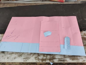 Wie man Weiße Lederhandtasche für A4 nach Maß herstellt – Arbeitsschritte