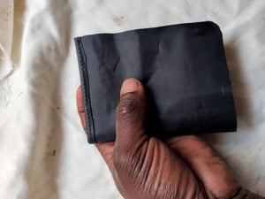 Wie man Brieftasche mit Fahrzeugscheinfach nach Maß herstellt – Arbeitsschritte