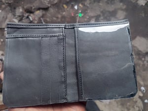 Wie man Brieftasche mit Fahrzeugscheinfach nach Maß herstellt – Arbeitsschritte