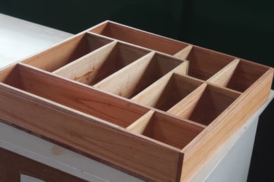Three cutlery trays with nine compartments