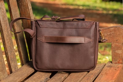 Tailor-made male field leather bag for a laptop