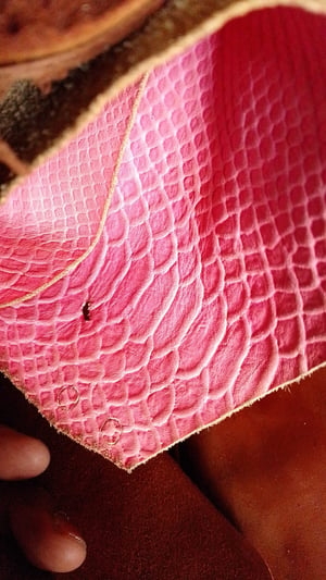 Geldbörse mit Anker-Herz-Motiv nach Maß - Design Ideen und Vorschläge vom Handwerker