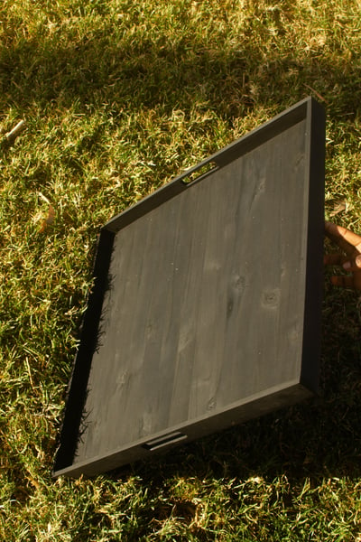 Maßgeschneidertes Tablett 55x55cm mit 4cm hohem Rand