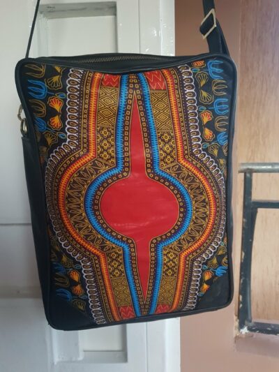 Custom made laptop bag within custom made realization