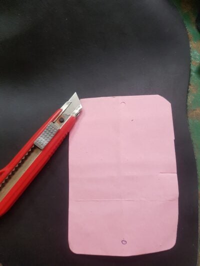 Leather purse within custom made realization