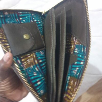Custom made wallet within custom made realization