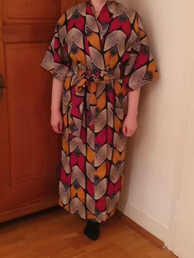 Maßgeschneiderter Kimono mit Taschen und Gürtel Fotos vom Kunden