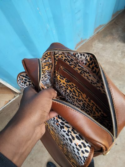 Custom made theft-proof ladies handbag like this: within custom made realization