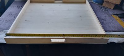 custom made tray 55x55cm with 4cm high edge within custom made realization