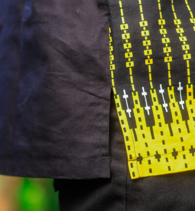 Maßgeschneidertes Hemd in Schwarz-Gelb