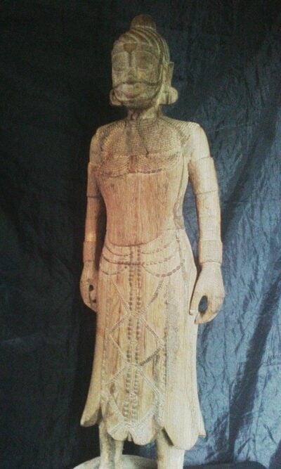 Buddha sculpture (female and African) within custom made realization