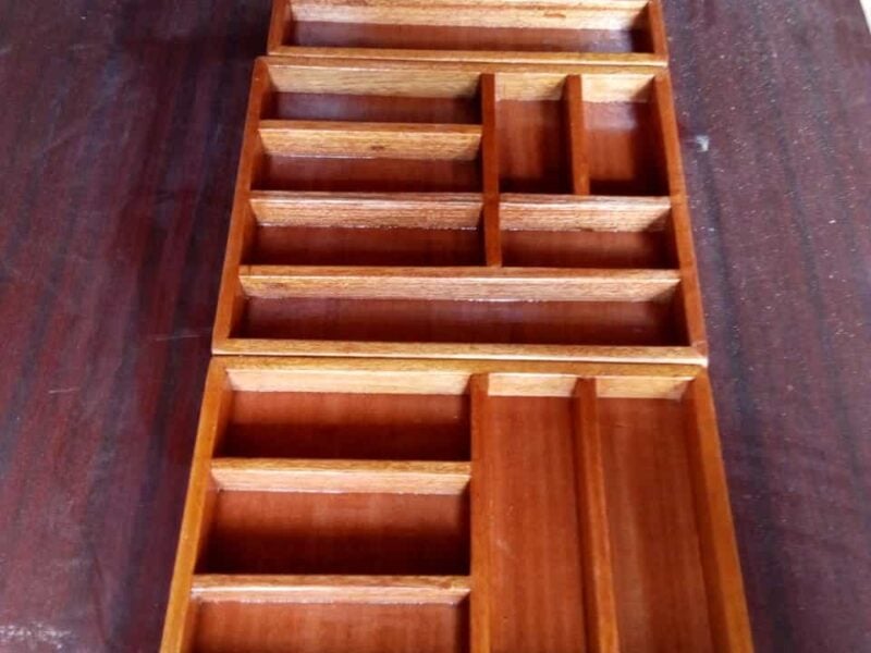 3 inserts for cutlery in our 3 kitchen drawers